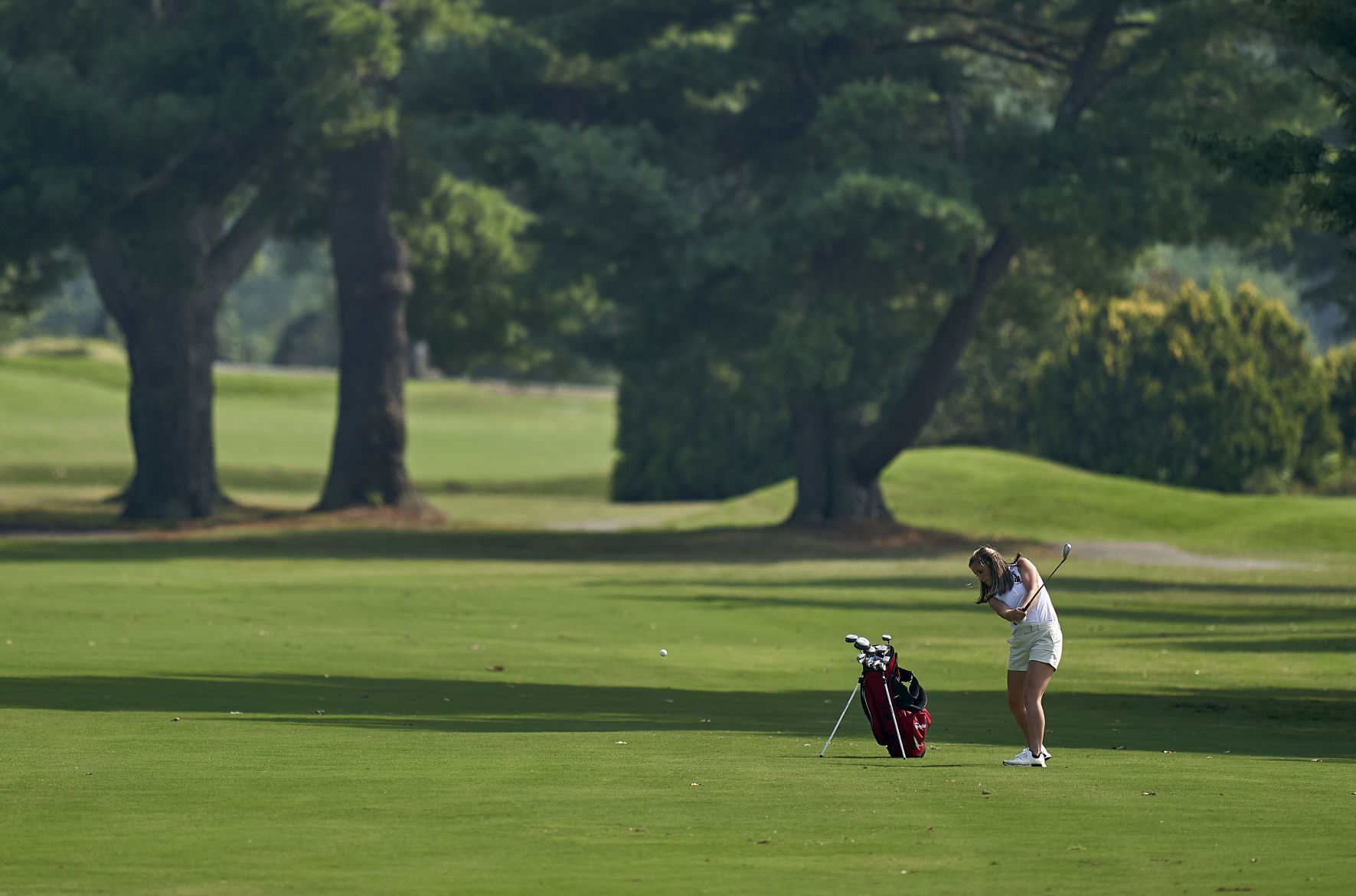 0190910 WOMENS GOLF 1.jpg